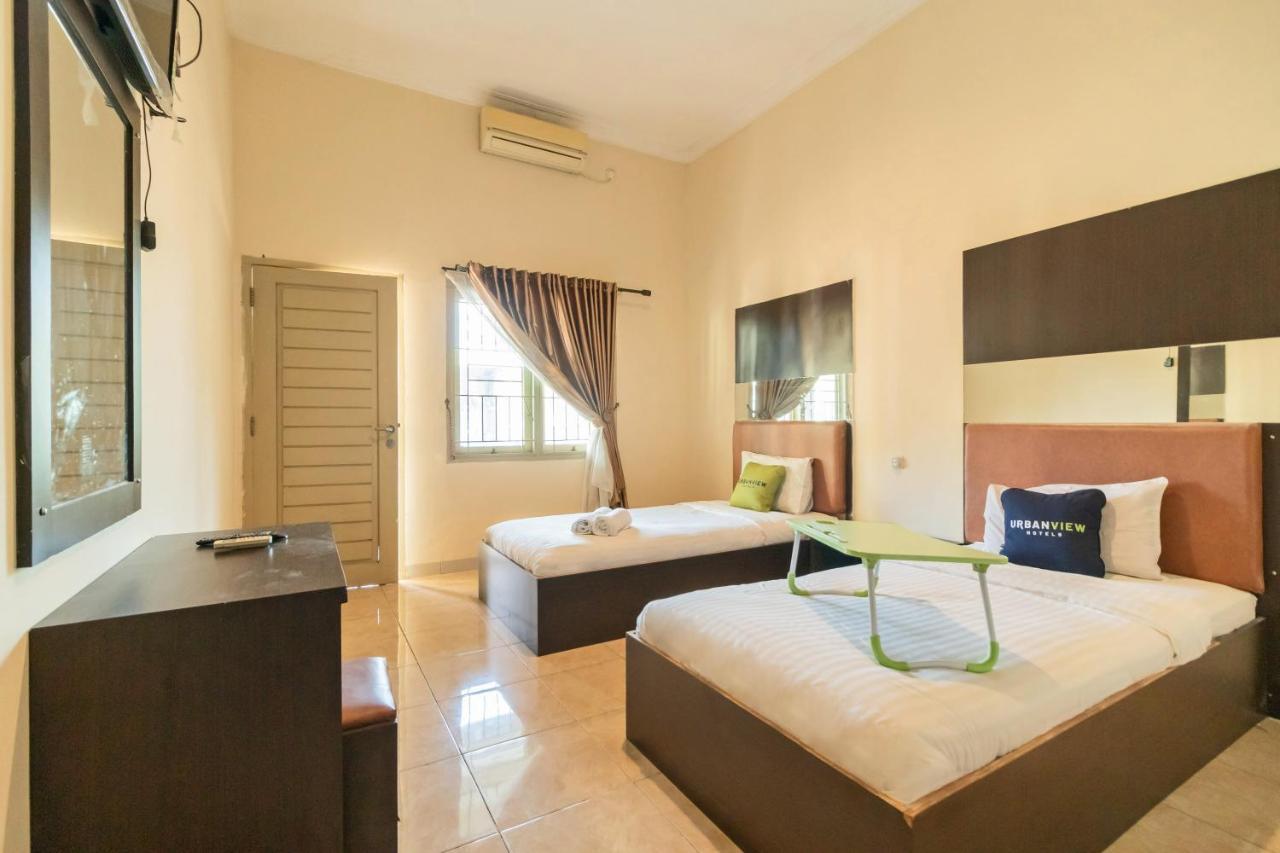 Urbanview Hotel Nugraha Palembang By Reddoorz Exterior foto