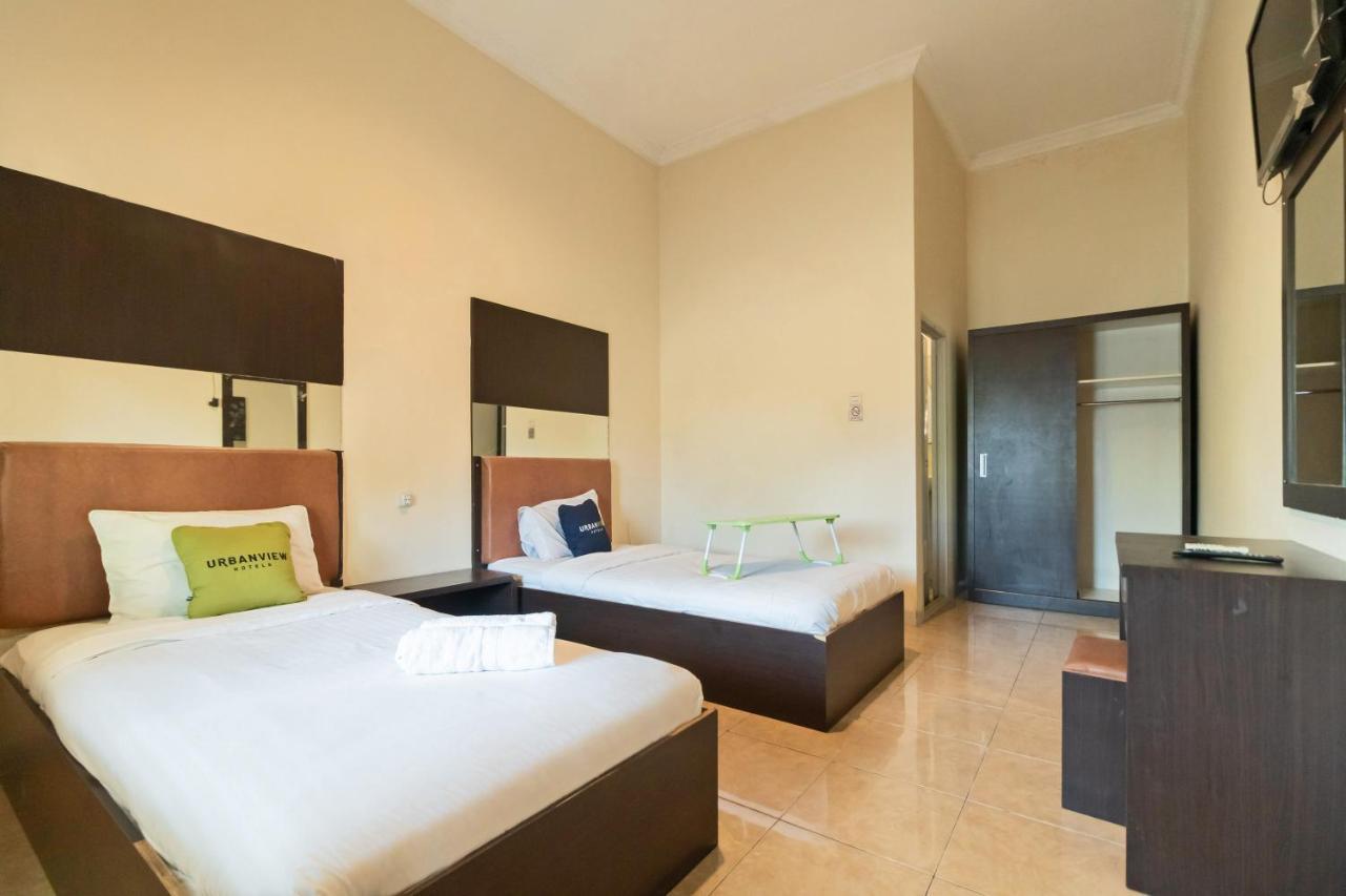 Urbanview Hotel Nugraha Palembang By Reddoorz Exterior foto